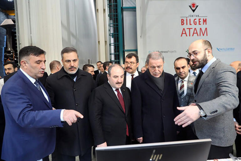 Bakanlar Hulusi Akar, Mustafa Varank ve MİT Başkanı Hakan Fidandan TÜBİTAKa sürpriz ziyaret