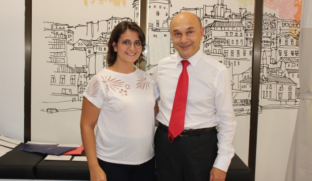 Çocuğunu kucağına almak için gün sayıyor