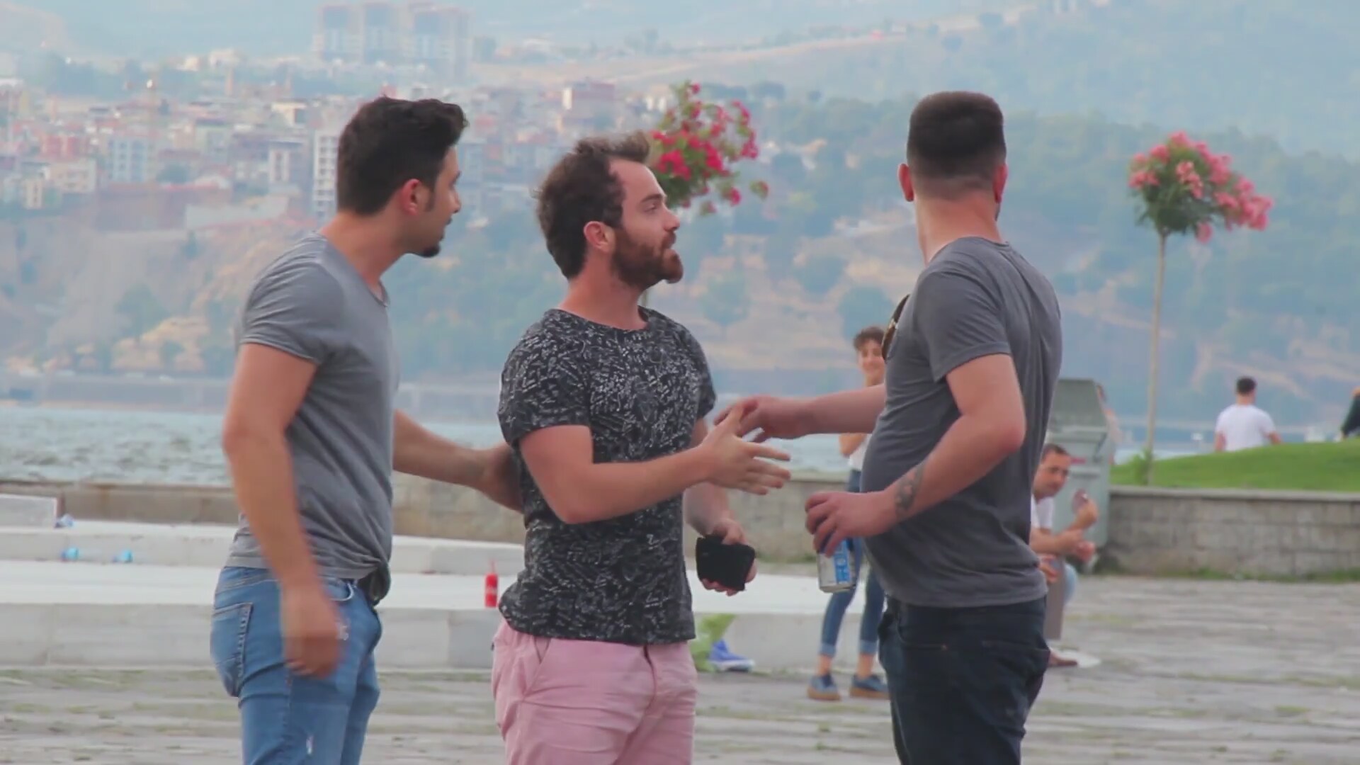 İzmir’de cüzdan düşürme deneyi