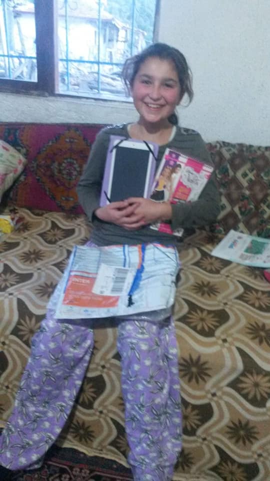 ARTIK İYİLEŞTİ VE GÜLÜYOR