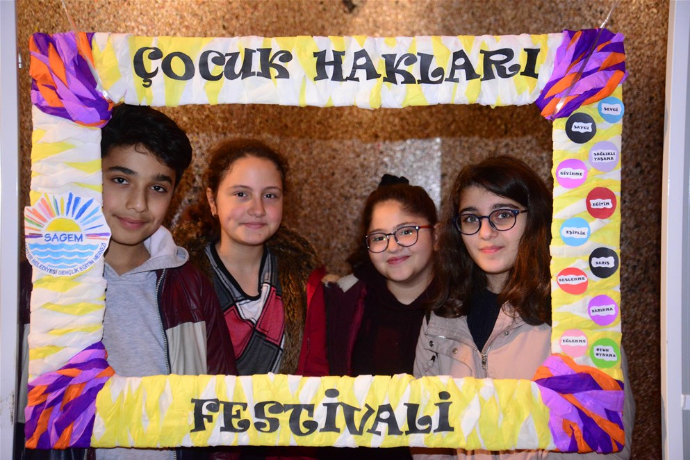 ÇOCUKLARDAN ÇAĞRI: HAKLARIMIZA SAYGI DUYULSUN İSTİYORUZ