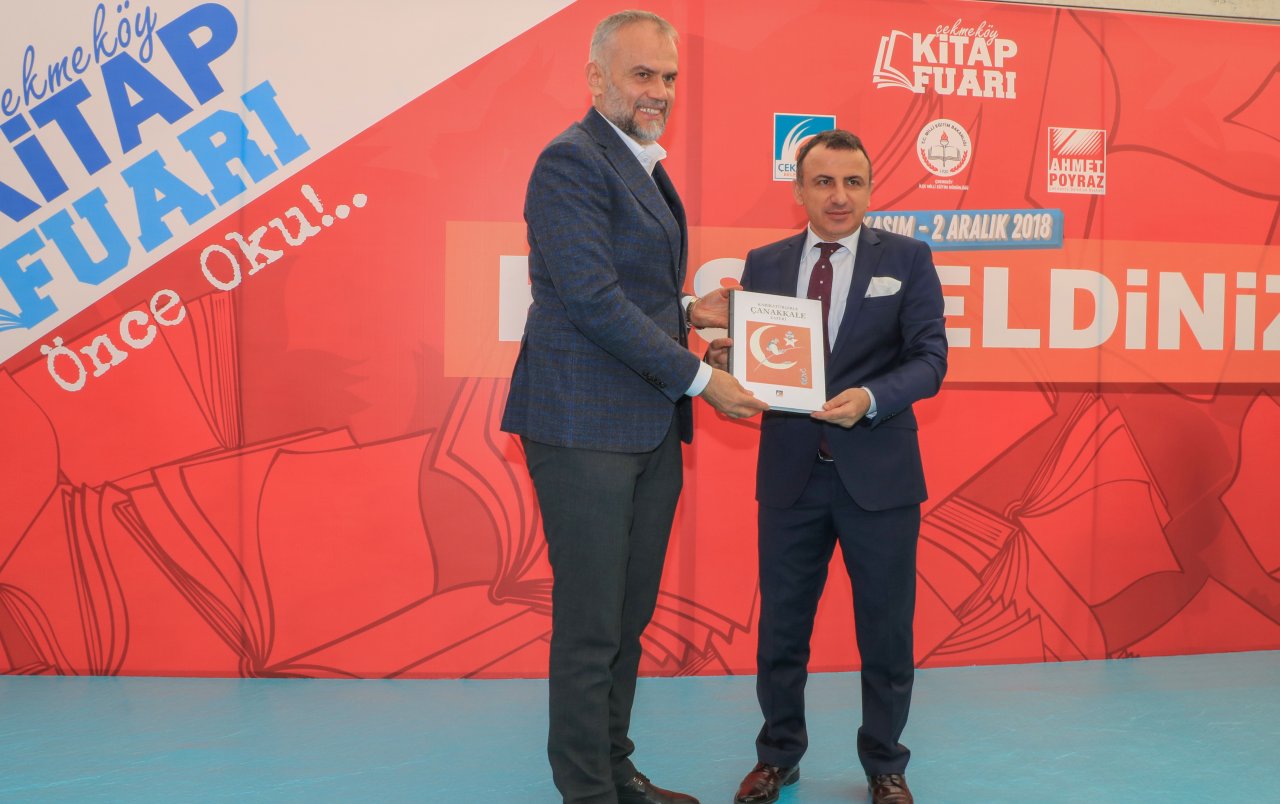 ÇEKMEKÖY KİTAP FUARI GÖRKEMLİ BİR ŞEKİLDE AÇILDI