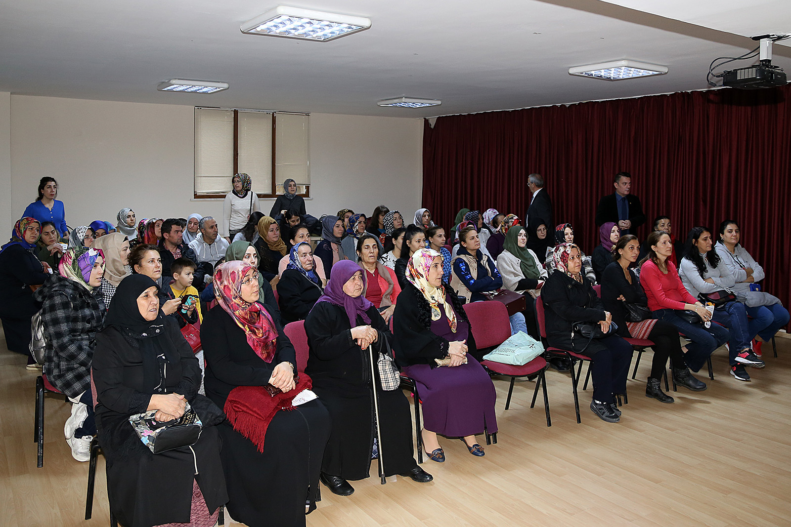 ATAŞEHİRLİ KADINLARA ÜCRETSİZ DİYABET TARAMASI UYGULANDI