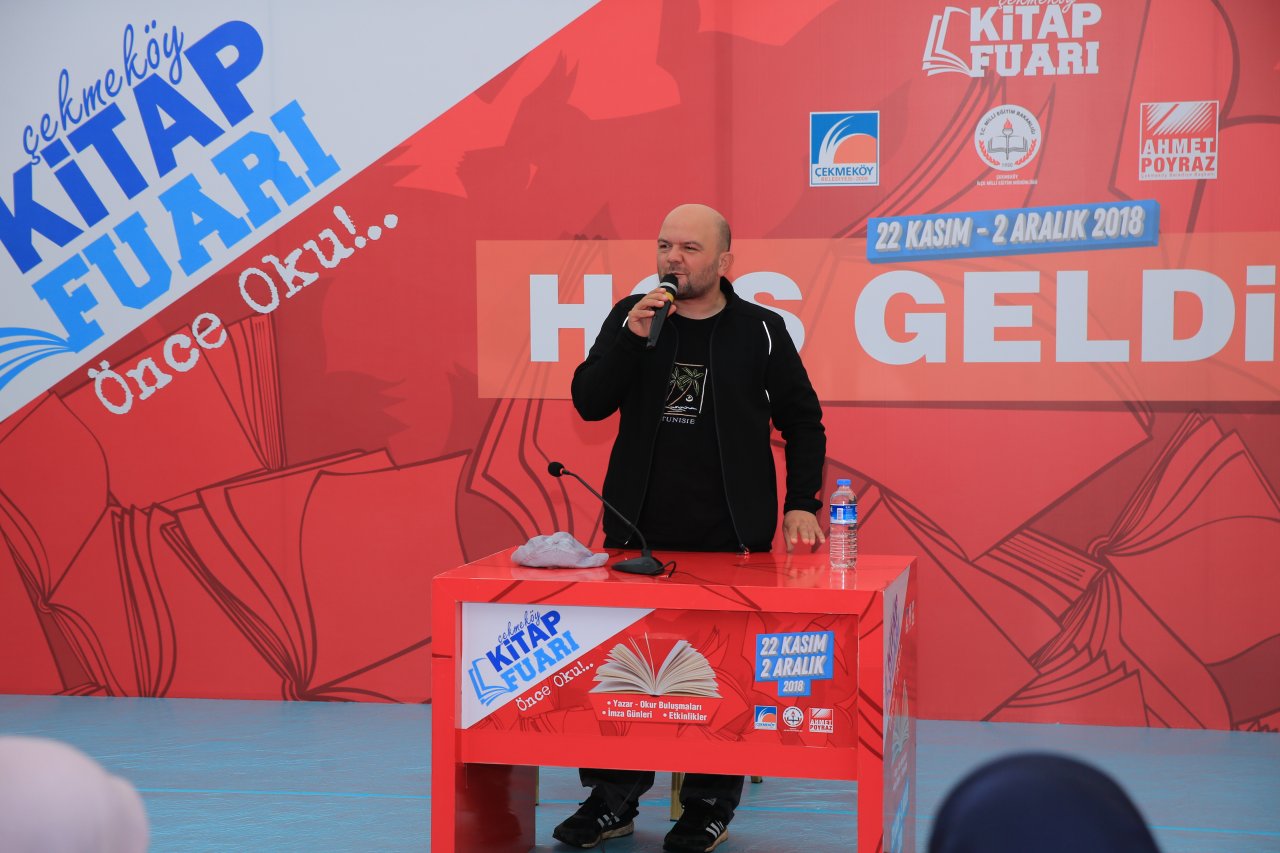 MADENLERDE KİTAP FUARI VE İMZA GÜNLERİ DEVAM EDİYOR