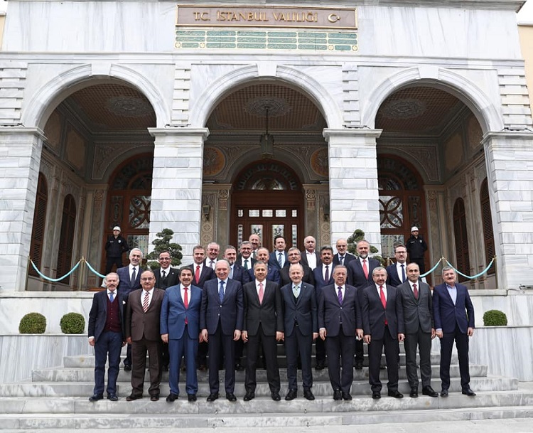 Ak Partili Belediye Başkanları’ndan İstanbul Valisi Ali Yerlikaya’ya Ziyaret
