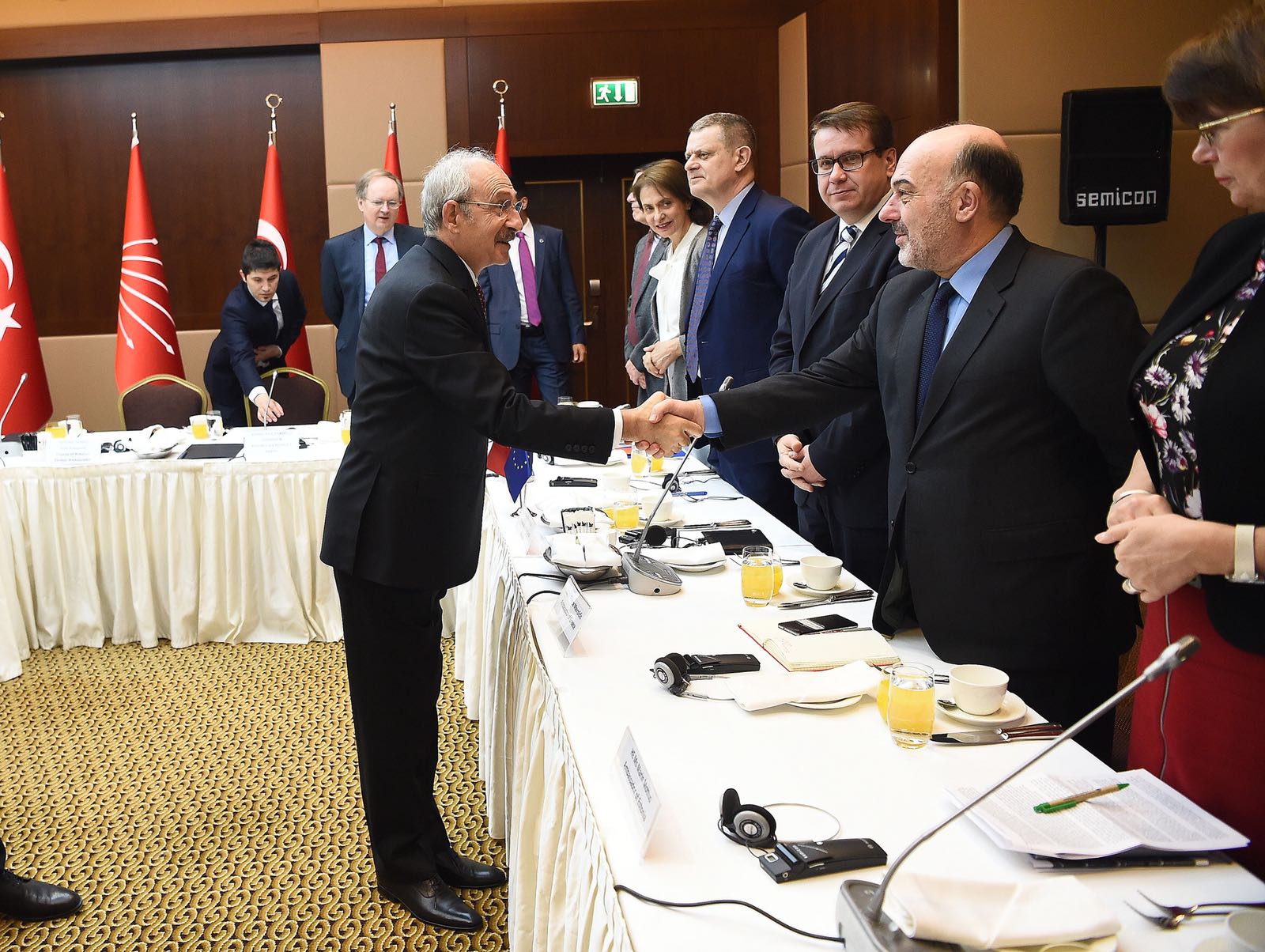 Kılıçdaroğlu, AB ülkelerinin büyükelçileri ile bir araya geldi