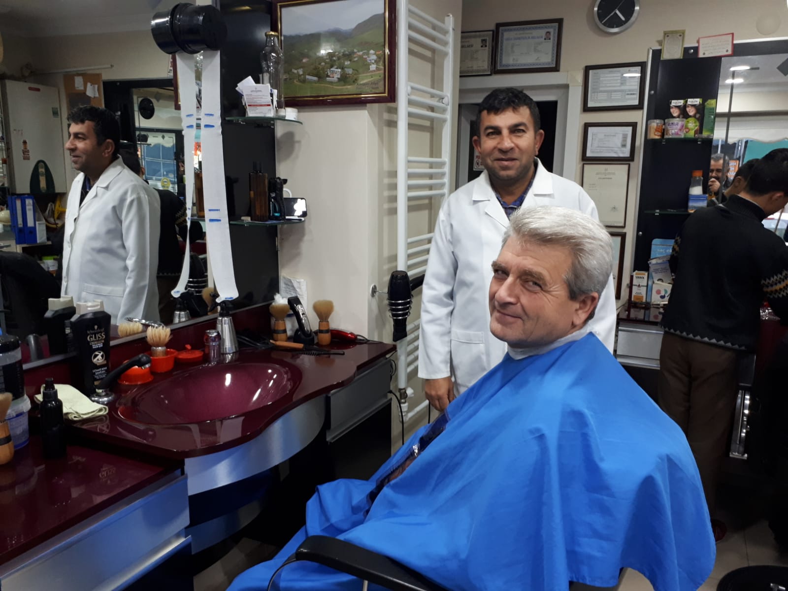 CHP’li Aday Adayı Seyfettin Yıldırım Çekmeköy’de esnafın ve vatandaşın ilgi odağı oldu