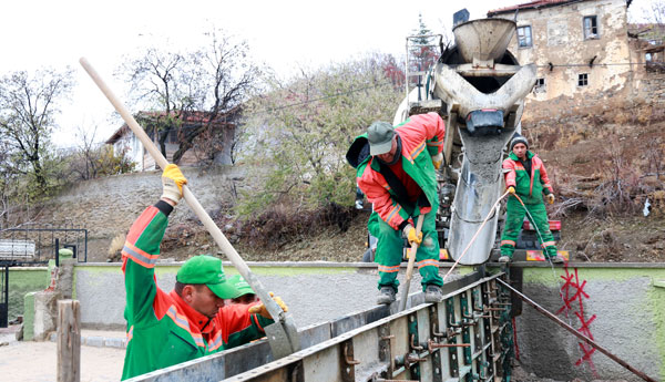 Ankara’nın Çankaya Belediyesi Tarafında Karataş Cami’sine Duvar Tadilatı