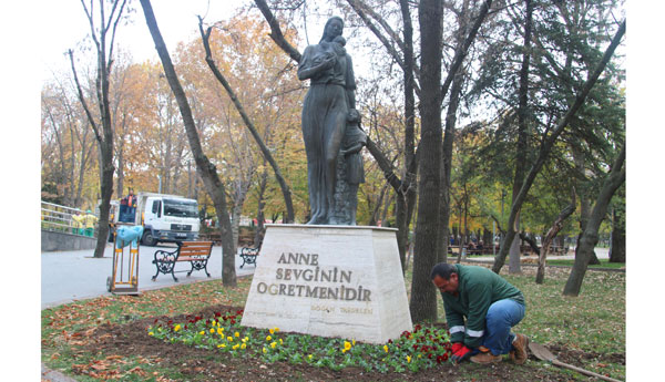 Ankara Kış Çiçekleri Çankaya’yı Süslüyor