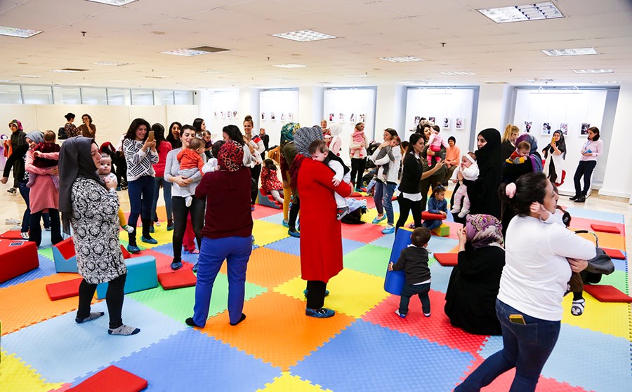Maltepe’de 50 bebek anneleriyle doyasıya eğlendi