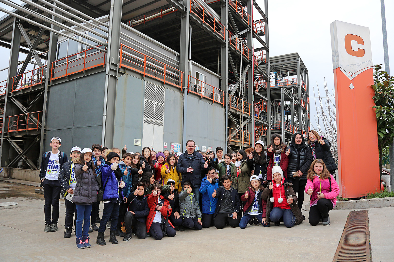 ATAŞEHİRLİ ÖĞRENCİLER GERİ DÖNÜŞÜMÜ YERİNDE İNCELEDİLER