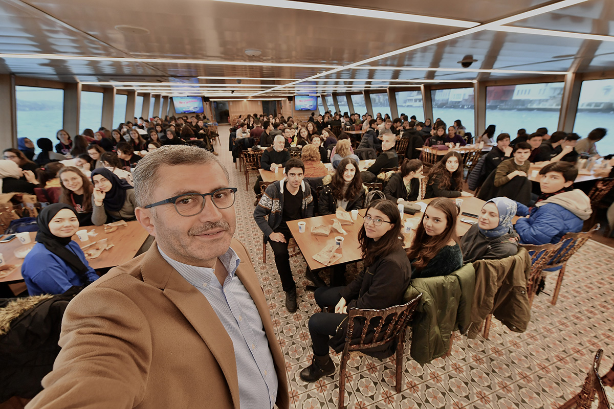 VALİDE SULTAN GEMİSİ’NİN KONUĞU ÇAĞRI BEY ANADOLU LİSESİ OLDU