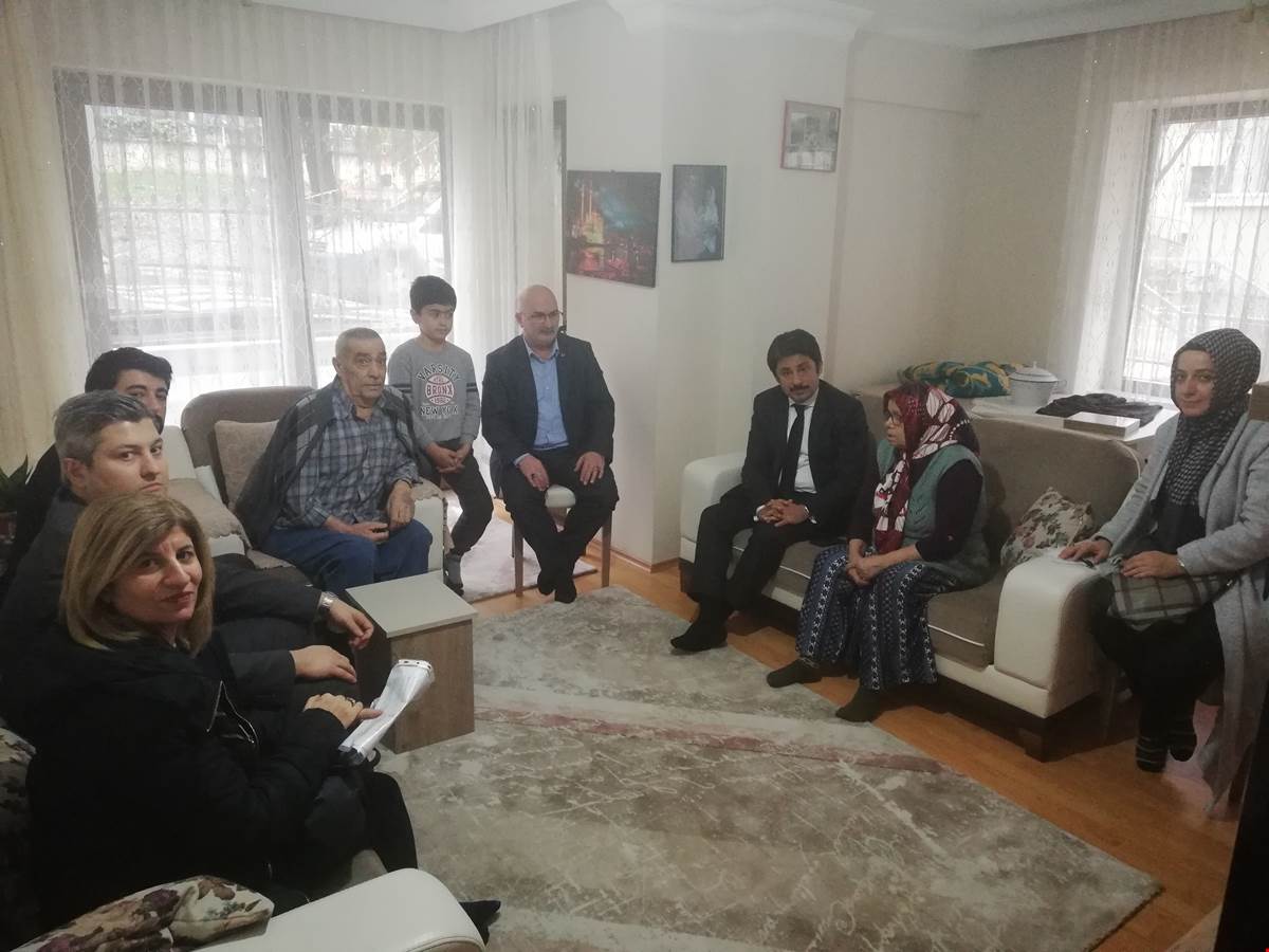 ÜSKÜDAR KAYMAKAMI MURAT SEFA DEMİRYÜREK ŞEHİT AİLELERİNİ ZİYARET ETTİ