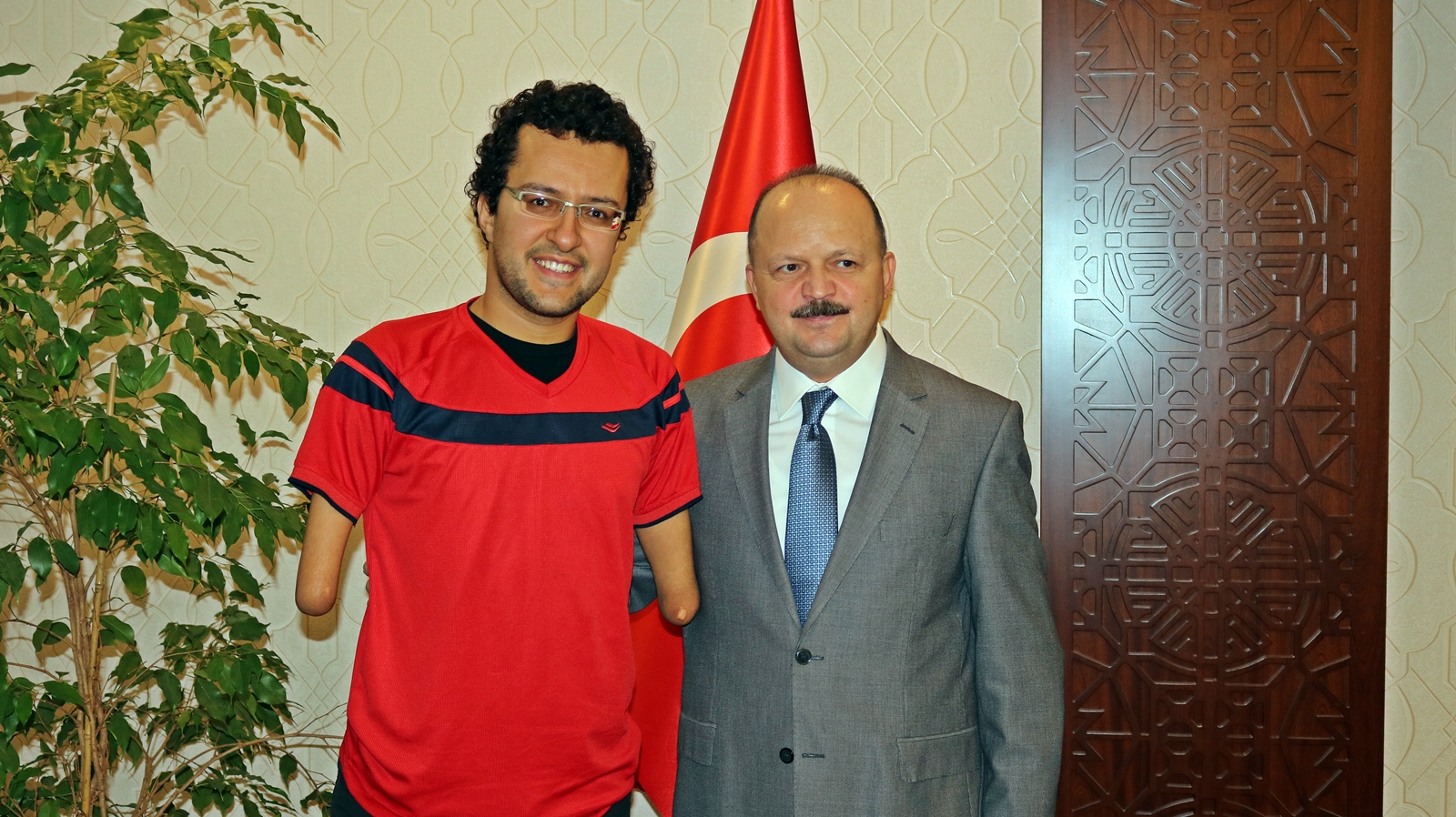 Engelli Milli Yüzücü Hamit Demir ‘den Dallı’ya ziyaret