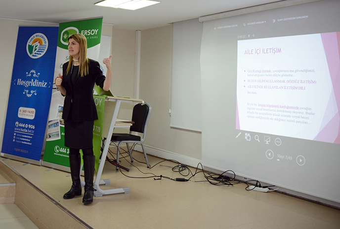 Tuzla Belediyesi, Aile İçi Etkili İletişim Yolları Semineri Düzenledi