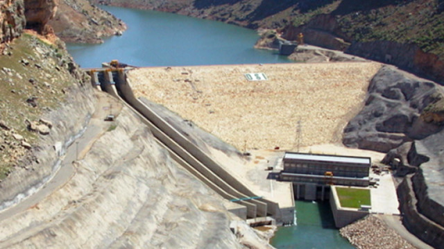 Eğil İlçesinde Dicle Barajı’nın Kapaklarından Biri Koptu