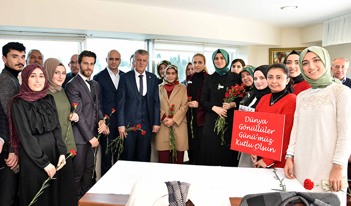 Tuzla, “Gönüllüleri”yle Büyüyor