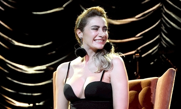 Şarkıcı Sıla Gençoğlu, ‘Lezbiyen Olduğu’ İddialarına Cevap Verdi