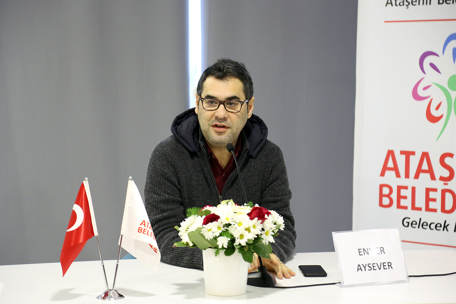Gazeteci Enver Aysever Ataşehir li Gençlerle imza gününde buluştu