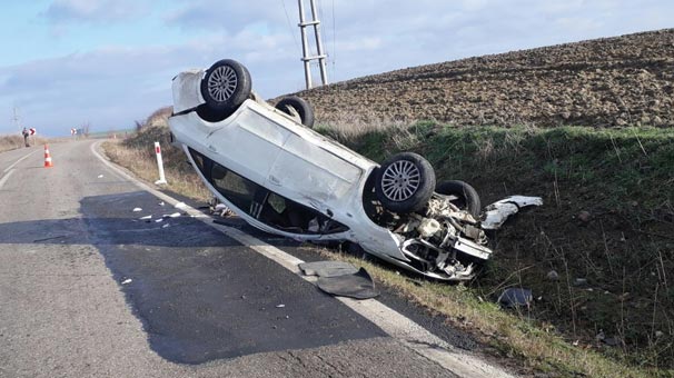 İstanbul’da feci kaza! Otomobil takla attı