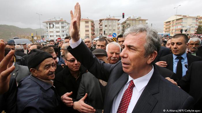 Mansur Yavaş: Metroyu 17 yıldır neden yapmadınız?