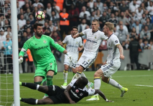 Derbi nefes kesiyor! 6. gol geldi