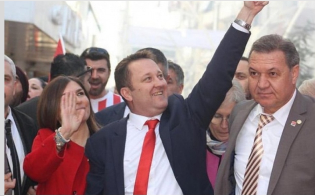 Menemen’de CHP adayı Serdar Aksoy’a miting gibi karşılama