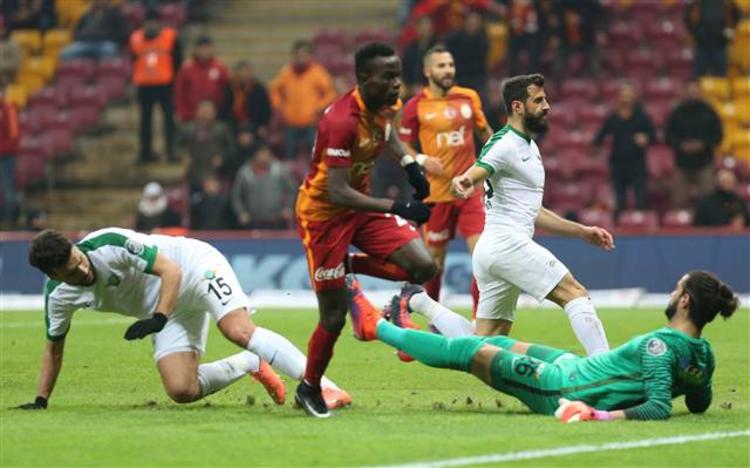 Galatasaray, Akhisar karşısında son dakika güldü