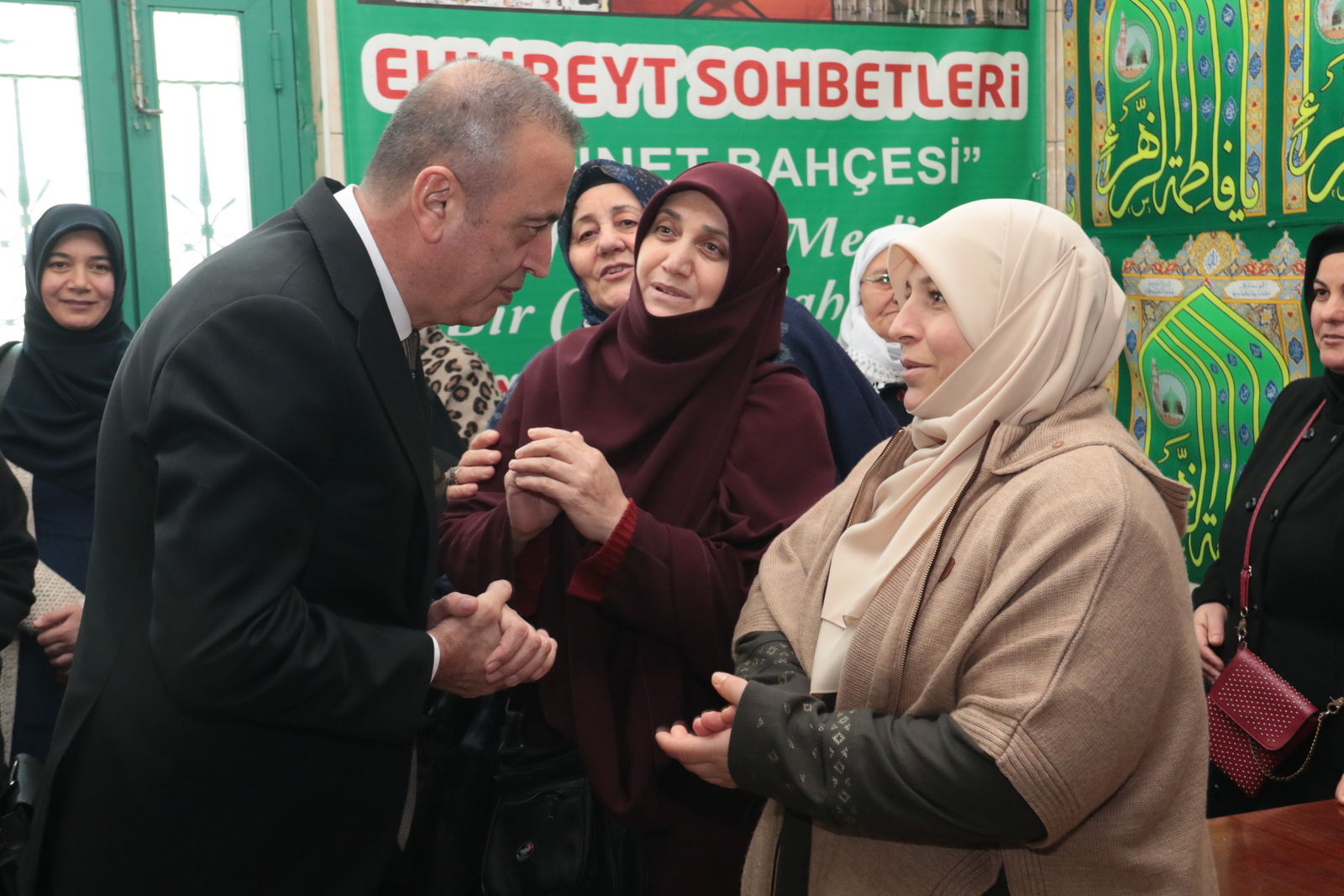 Battal İlgezdi Uğuru Saydığı İmam Hüseyin Derneği’ni Ziyaret Etti
