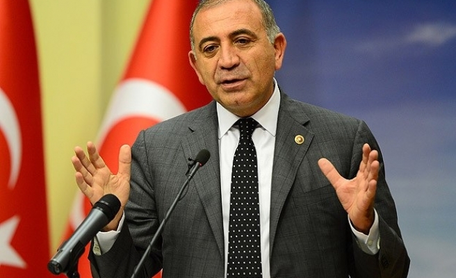 Gürsel Tekin’den savcılara CHP çağrısı