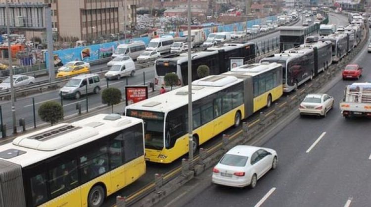 İstanbul’da metrobüs kazası! Yaralılar var