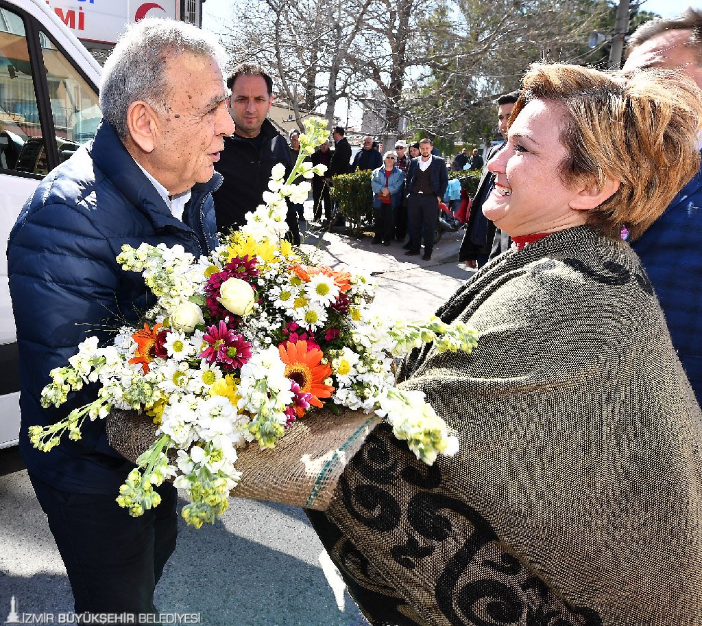 İzmir Büyükşehir Belediye Başkanı Aziz Kocaoğlu Tek zırhım adaletim