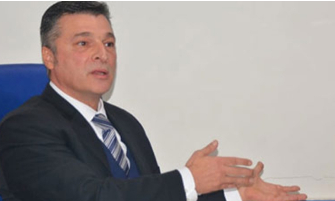 Balıkesir’in Erdek ilçesi Belediye Başkanı CHP’li Hüseyin Sarı, İçişleri Bakanlığı tarafından görevden alındı.