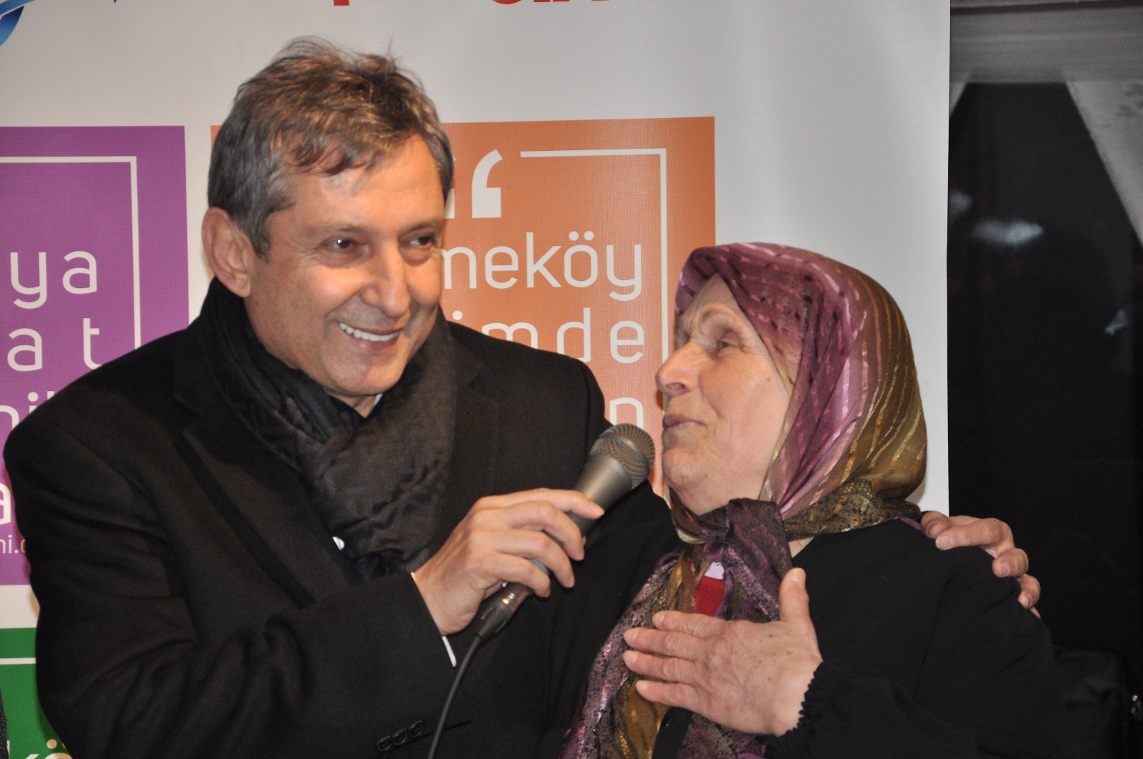 Sipahi, yorulmuyor  Sipahi, iki mahallede halkla buluştu