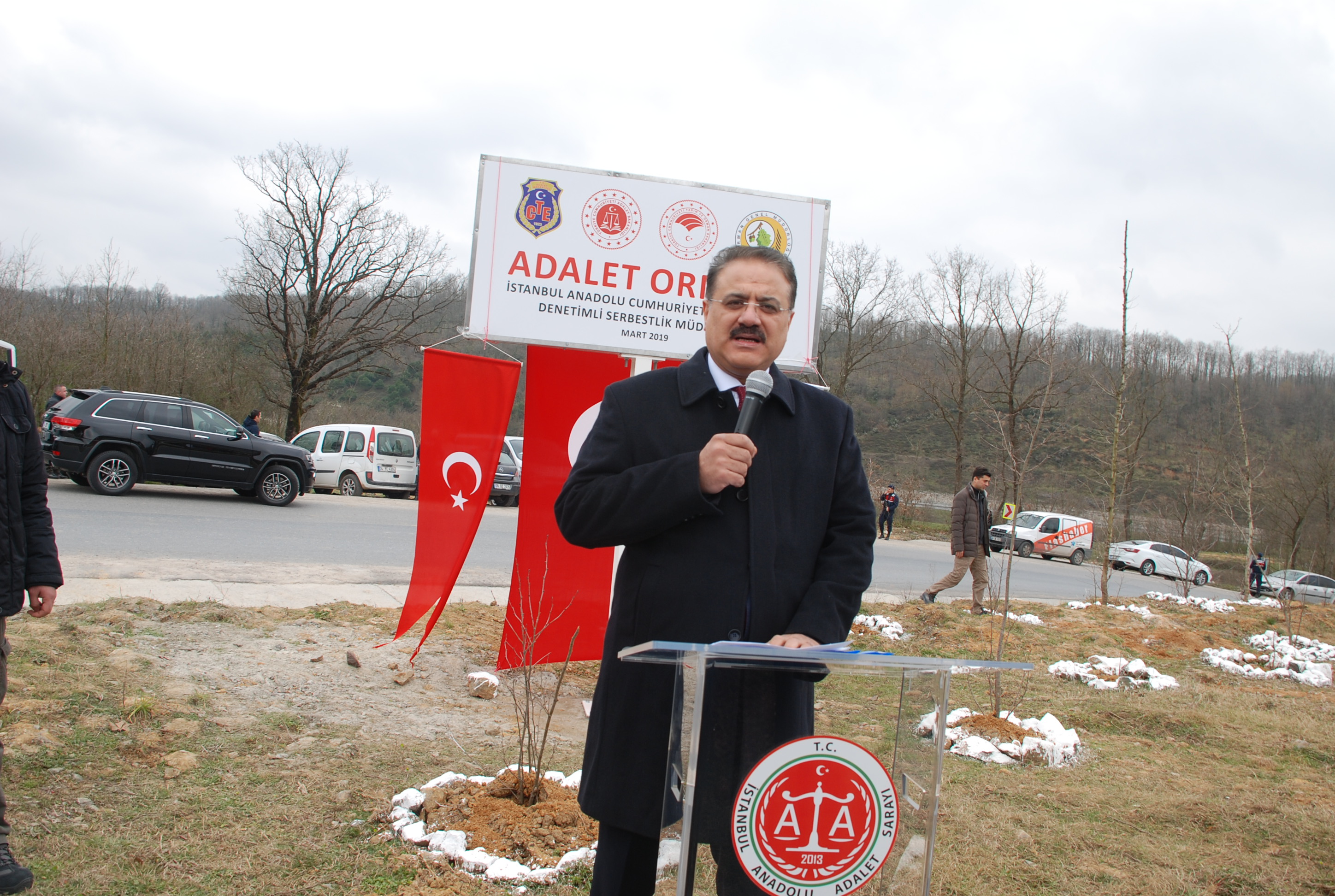 Şile Üvezli mahallesi Adalet Ormanı’na bin fidan dikildi