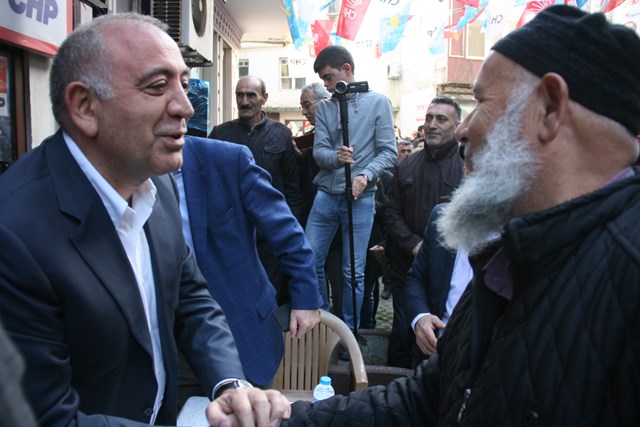 AKÇAKOCA CHP ‘NİN İKİ AĞIR TOPUNU AĞIRLADI