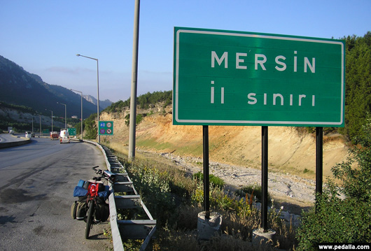 Vahap Seçer’in seçim ofisinde şüpheli paket alarmı