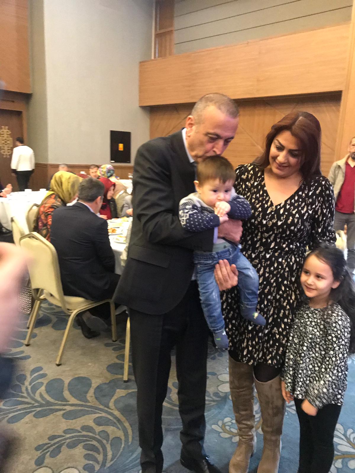 Ataşehir Kurucu Belediye Başkanı Battal İlgezdi Muhtarlar ve Azalarıyla Bir Araya Geldi