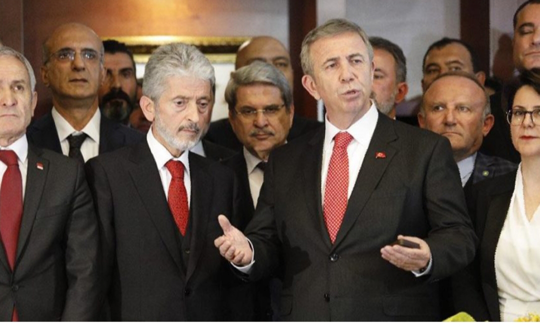 TBMM lokantasına alınan ekmeklerin, Ankara Büyükşehir Belediyesi’ne bağlı Halk Ekmek’ten satın alınmasına son verildiği belirtildi.