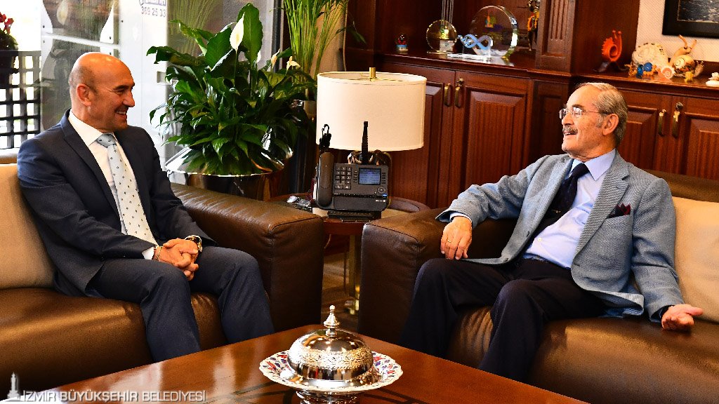 Büyükerşen’den Başkan Tunç Soyer’e tebrik ziyareti