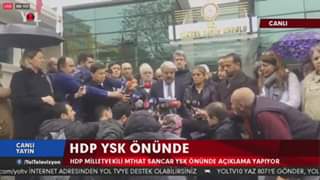 HDP Milletvekilleri YSK önünde açıklama yapıyor
