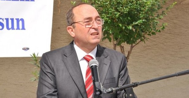 Artvin Belediye Başkanı Demirhan Elçin mazbatasını aldı