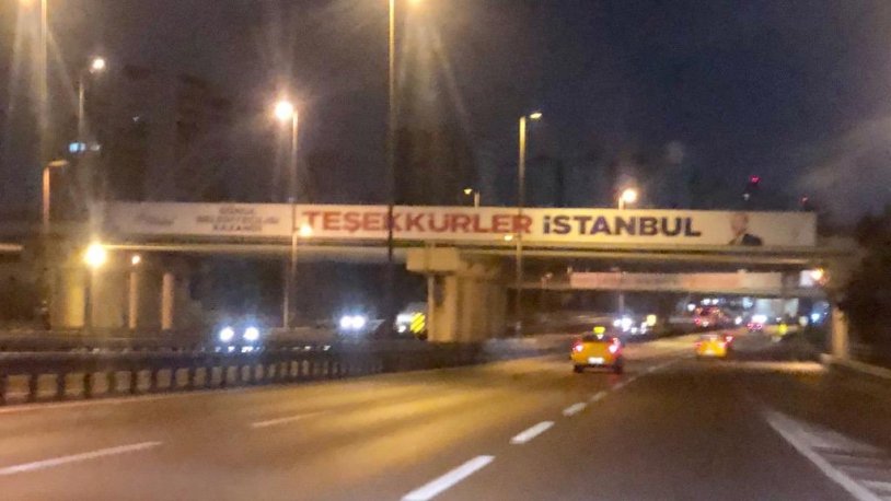 YSK İmamoğlu diyor, Yıldırım pankart asıyor