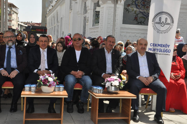 Çekmeöy’de Kur’an Kursu öğrencilerinin yıl sonu etkinliği göz doldurdu