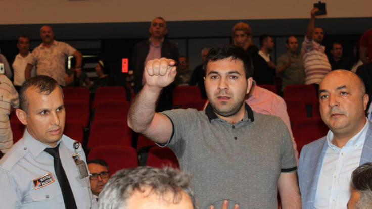 Seni delik deşik ederim Muratpaşa Belediye Meclisi’nde ölüm tehdidi