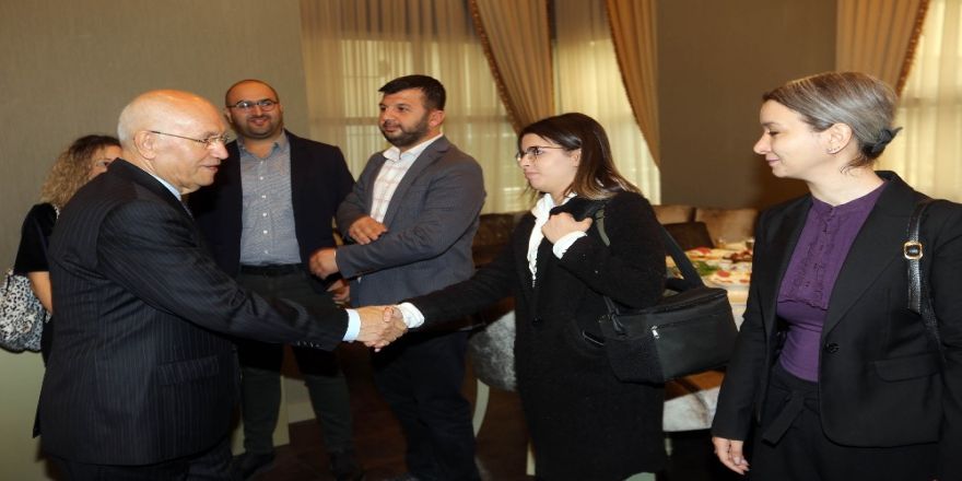 Yenimahalle Belediye Başkanı Fethi Yaşar, Ankaralı gazetecileri kahvaltıda ağırladı.