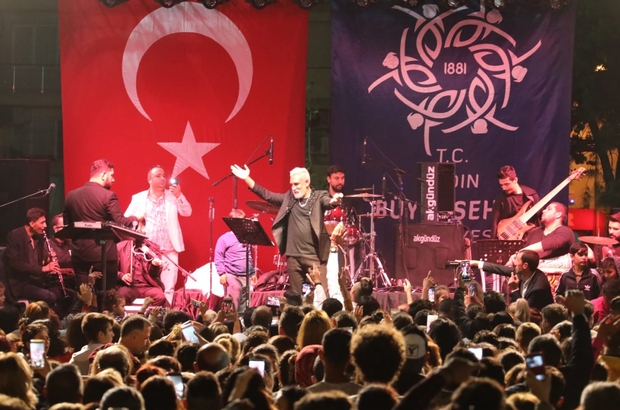 AYDIN BÜYÜKŞEHİR BELEDİYESİ SÖKE’DE TARIK MENGÜÇ’LE COŞTURDU