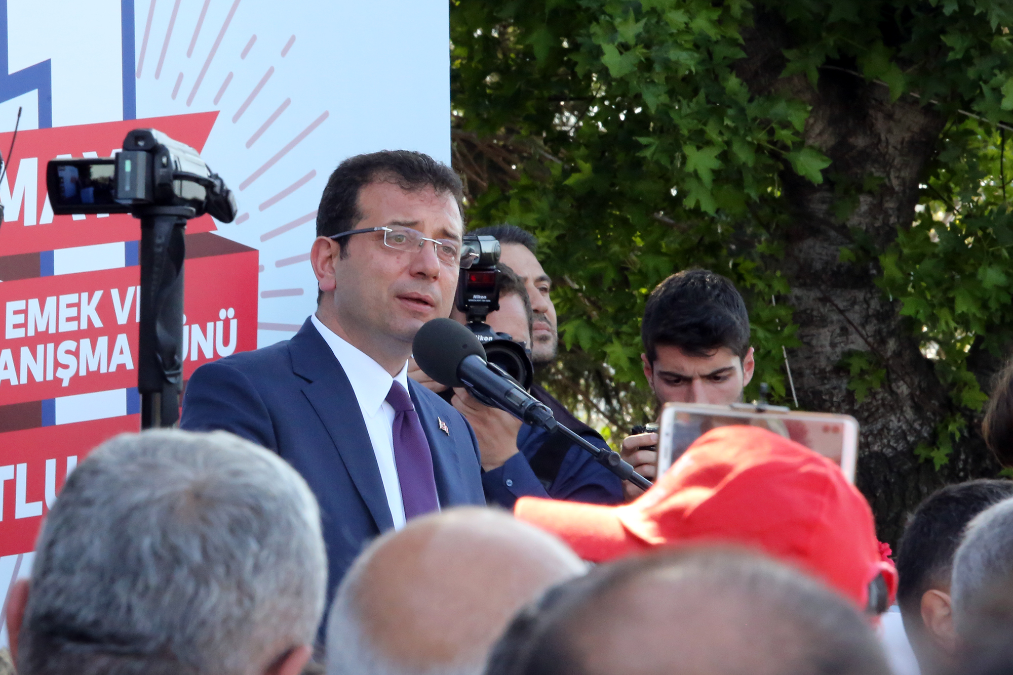 BAŞKAN İMAMOĞLU, İBB ÇALIŞANLARININ “1 MAYIS EMEK VE DAYANIŞMA GÜNÜ”NÜ KUTLADI