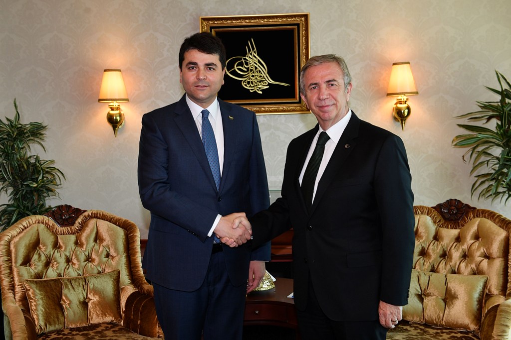 DP LİDERİ GÜLTEKİN UYSAL MANSUR YAVAŞ’A HAYIRLI OLSUN ZİYARETİ