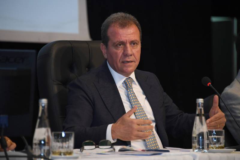 Büyükşehir Billboardlarla İlgili Tedbir Kararını Kaldırttı